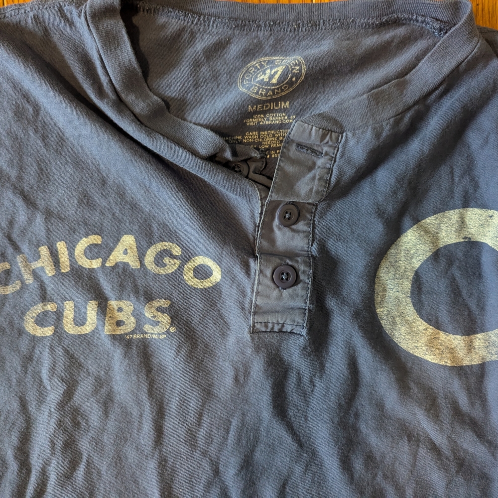 EUC 47Brand Men's Chicago Cubs MLB Long Sleeve Henley Shirt Medium Blue Gray - Picture 3 of 6